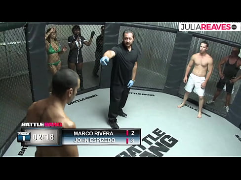 ❤️ Ultimate Fighter drāž numuru meiteni uzreiz pēc cīņas ringā ❌ Porno pie mums