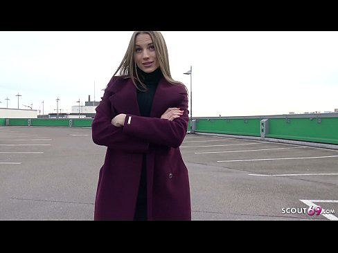 ❤️ VĀCU SKAUTS IR SAPNIS, PIESKARAS STEELE, AUTOSTĀVVIETA TELLTALE UN SEXY PAR NAUDU ❌ Porno pie mums