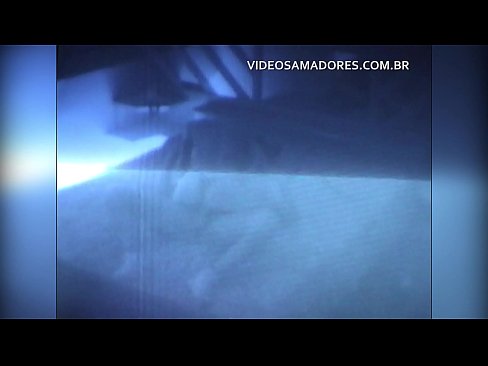 ❤️ Vīrs filmē, kā sieva drāž kaimiņu, un uzzina, ka viņš ir rokgājējs ❌ Porno pie mums
