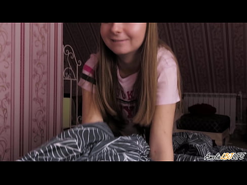 ❤️ Blondīne dziļi sūc savu BFF un saņem spermu mutē ❌ Porno pie mums